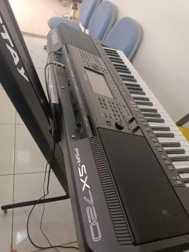 Vendo teclado Yamaha sx720 lançamento da Yamaha com nota fiscal sampler estalado $7.900