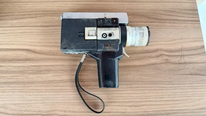 FILMADORA SUPER 8 CANON AUTO ZOOM 518 (PARA CONSERTO OU APROVEITAR PEÇAS)