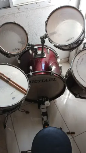 Bateria percussão 