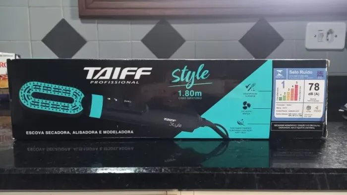Escova secadora, alisadora e modeladora TAIFF Style 220V