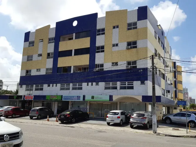 Imóvel para venda COM mezanino possui 58 metros em Ponta Negra - na Lateral do Praia shop