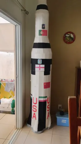 Foguete de papelão