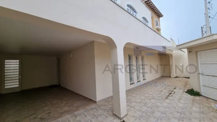 Casa Residencial em Excelente Ponto Comercial na Vila Industrial