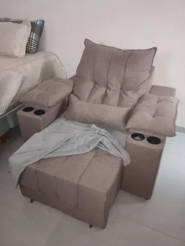 Poltrona Reclinável e Retrátil em Linho