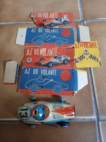 Carrinho antigo lata da estrela