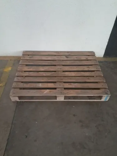Palete De Madeira 1,20x0,90 Reforçado Para Móveis Ou Estoque