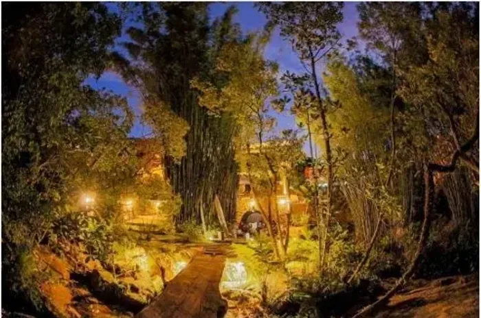 Imóvel para venda possui 850 metros quadrados com 6 quartos em Barra da Lagoa - Florianópo
