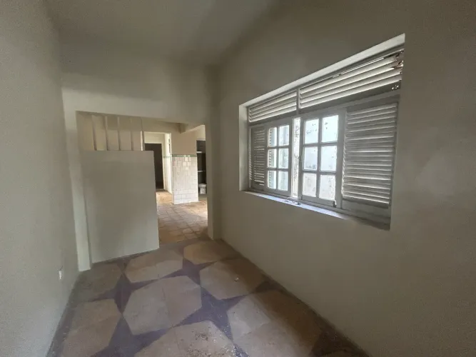 ALUGO PONTO COMERCIAL COM CASA DE 2 QUARTOS NA PRAÇA DO PIRULITO! 1.950,00