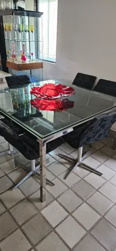 Mesa + 6 cafeiras