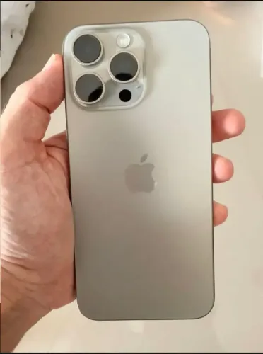 Iphone 15 pro max 256 gb bateria 88% titanium natural