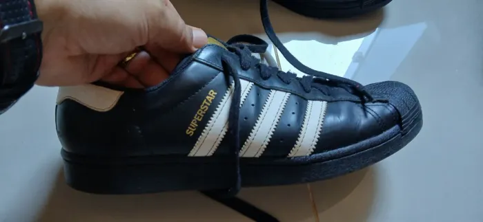 Tênis adidas superstar
