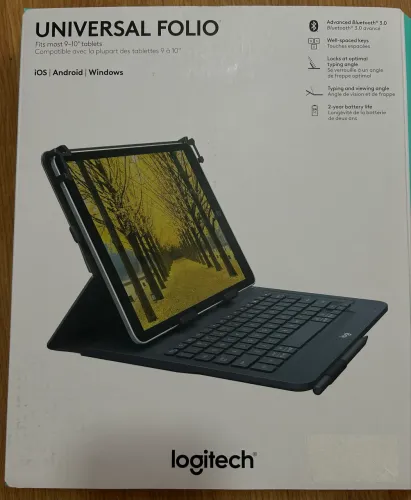 Capa com teclado Logitech Universal Folio