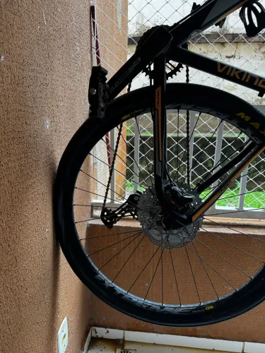 Bike MTB tamanho 17, 12v  shimano deore