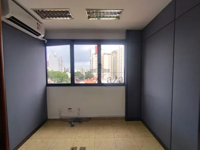 Sala Comercial - Saúde - 47m².