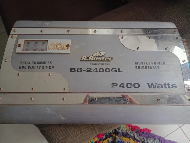 Módulo de som  Buster 2400 E ,está com 2 entrada queimada mais tá funcionando normal adoit