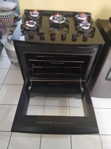 Vendo fogão Brastemp semi novo ( funcionando tudo )