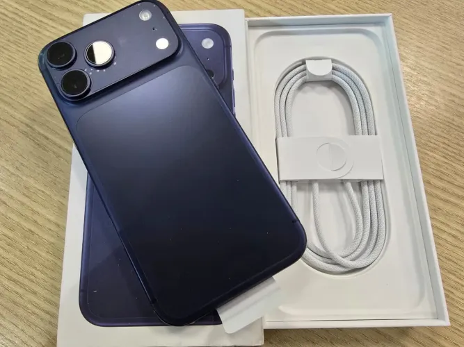 iPhone 17 Pro Max Deep Blue/ 256 GB