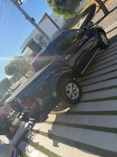 Nissan Frontier XE CD 4X4 2.3 Bi-TB Diesel Aut. 2025