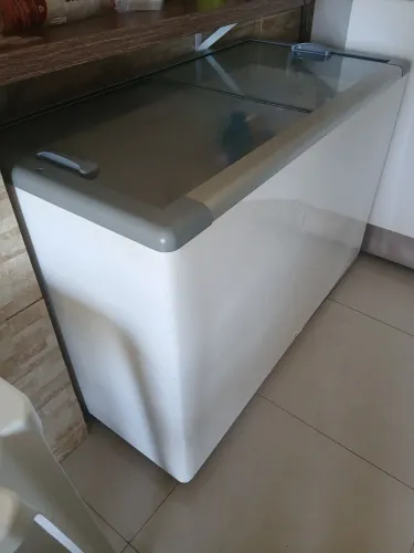 Frizer horizontal porta de vidro 411 litros