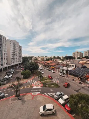Sala Villaggio Laranjeiras - Frente rua - Sol da manhã