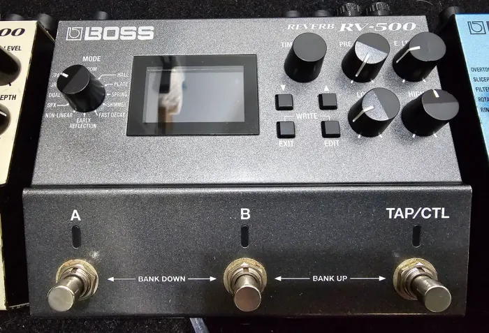 Boss RV-500