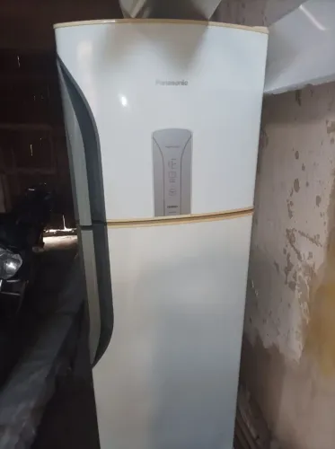 Vendo Geladeira, no estado.