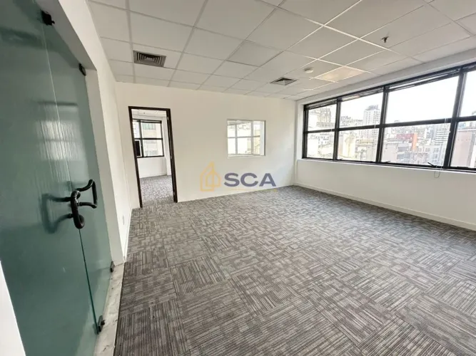 Conjunto comercial de 377m² com 4 banheiros e 10 vagas na República - SP