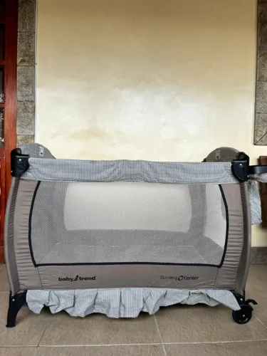 Berço Portátil Cercado Baby Trend Nursery Center Safari - Impecável!