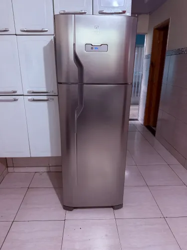 Geladeira Electrolux Frost Free 310L Duplex Cor Inox (TF39S) 127V