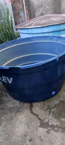 Caixa da água 500 litros usada