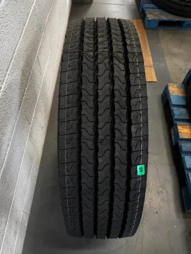 1. Pneu Michelin 295/80 R22.5 X Multi Z+ Novo