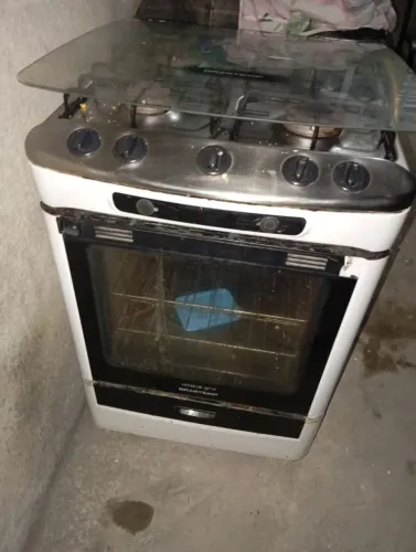 Vende-se fogão usado mais funciona tudo