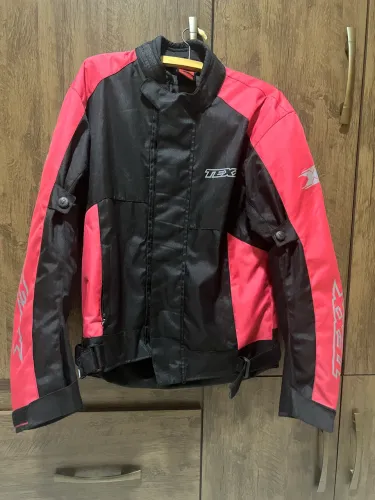 Jaqueta Texx Ronin Masculina Vermelha E Preta