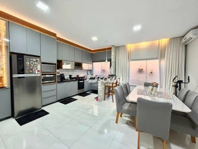 Casa com 3 dormitórios à venda, 200 m² por R$ 630.000,00 - Nova Floresta - Porto Velho/RO
