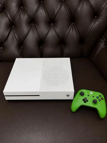 ? Xbox One S 500GB + Controle Series S/X Original
