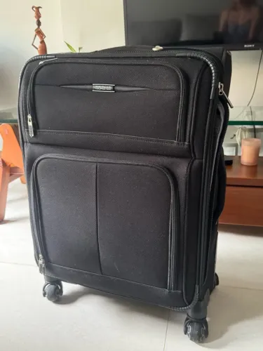Mala de viagem media American Tourister sem uso