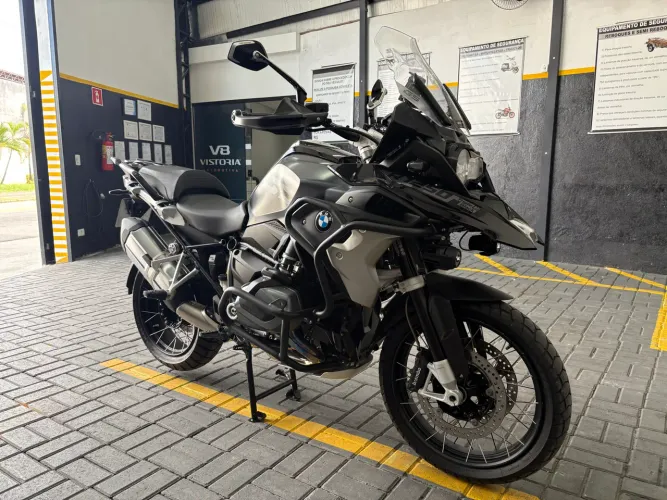 Abaixo Tabela - BMW GS 1250 Triple Black 2023 - Impecável e abaixo da tabela