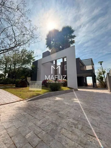 CASA À VENDA PORTEIRA FECHADA, VISTA PARA A LAGOA E ÁREA DE LAZER COMPLETA - Casa em Condo