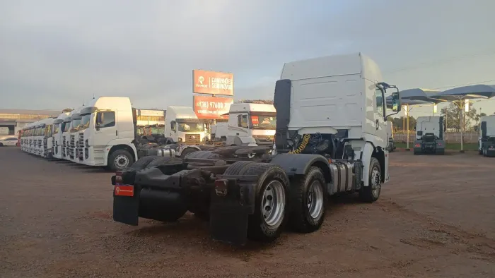 Volkswagen 25.420 Constellation 6x2 2p (Diesel)(E5) 2021/2022 Vamos Seminovos Regente Feij