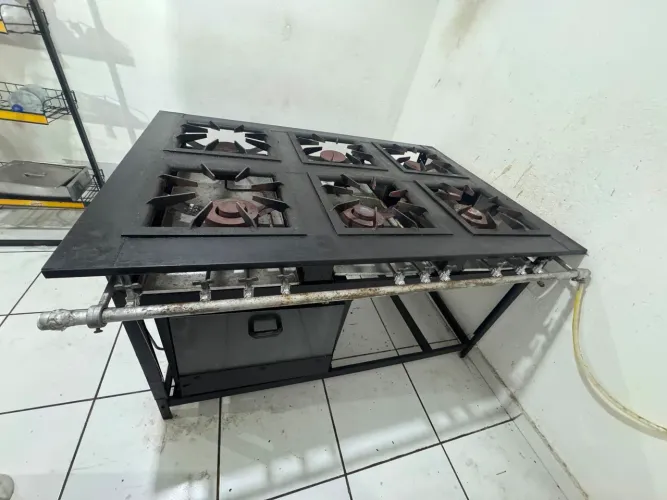 Fogão industrial 6 bocas com forno