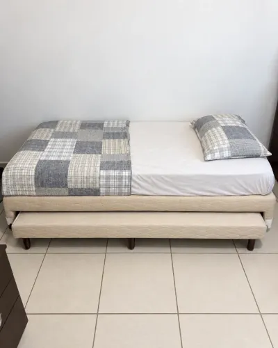 Cama de solteiro com bicama e colchão - bom estado