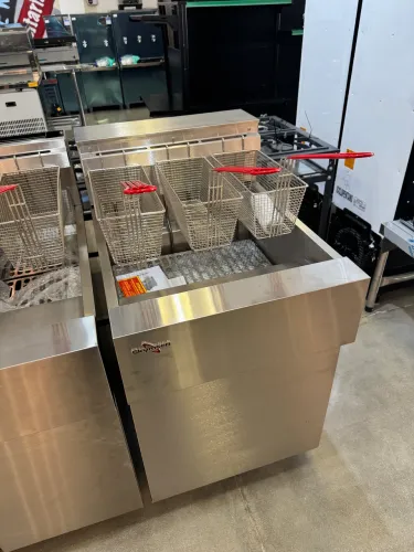 FRITADEIRA ELÉTRICA ÁGUA E ÓLEO, 38 LITROS, INOX, TRIFÁSICA 380w