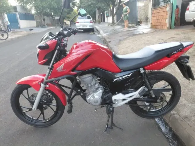 Honda CG Fan 2024 - 16600km - Moto Zera - Oportunidade