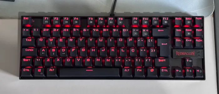 Teclado mecânico Redragon K552 - Switch blue
