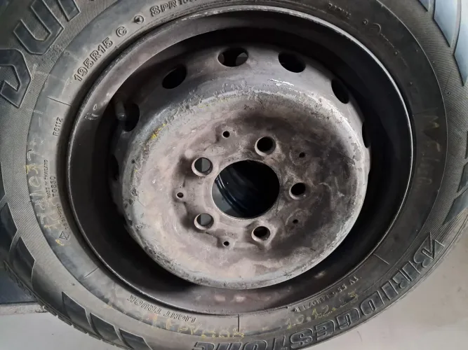 Roda de ferro Aro 15 Mercedes Sprinter 5x112 original 
