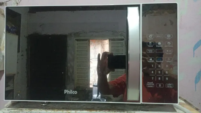 vendo esse microondas praticamente quase novo nem foi usado muito Philco espelhado 25