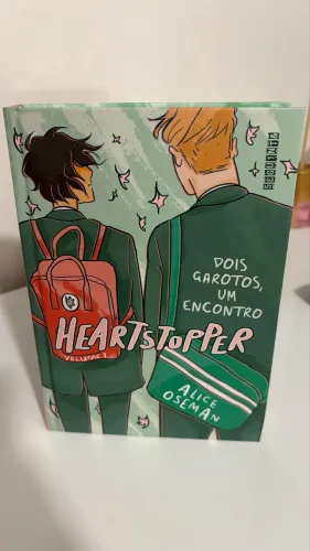 LIVRO HEARTSTOPPER, CAPA DURA, VOLUME 1
