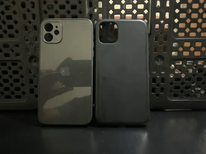 2 Capinhas IPhone 11