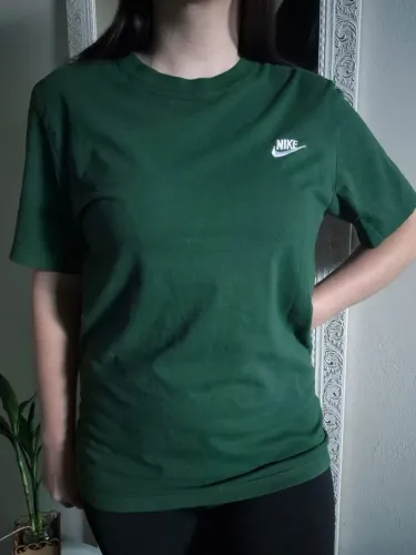 Camiseta Nike verde tamanho M