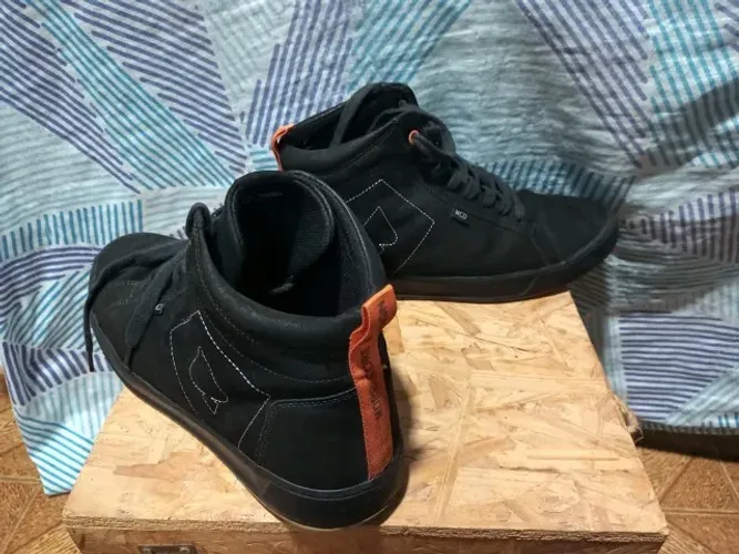 Tênis Seminovo MCD Cano Alto Classic Nobuck